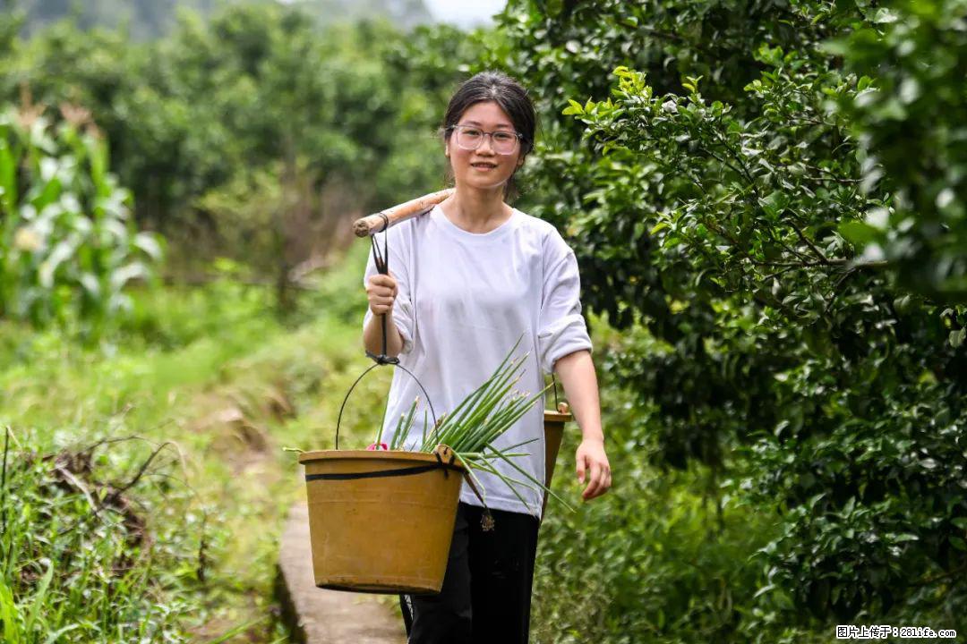 全网追的“扁担女孩”,找了一份暑假工,时薪12元 - 阳泉生活资讯 - 阳泉28生活网 yq.28life.com